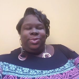 Meet your Posher, Chanel